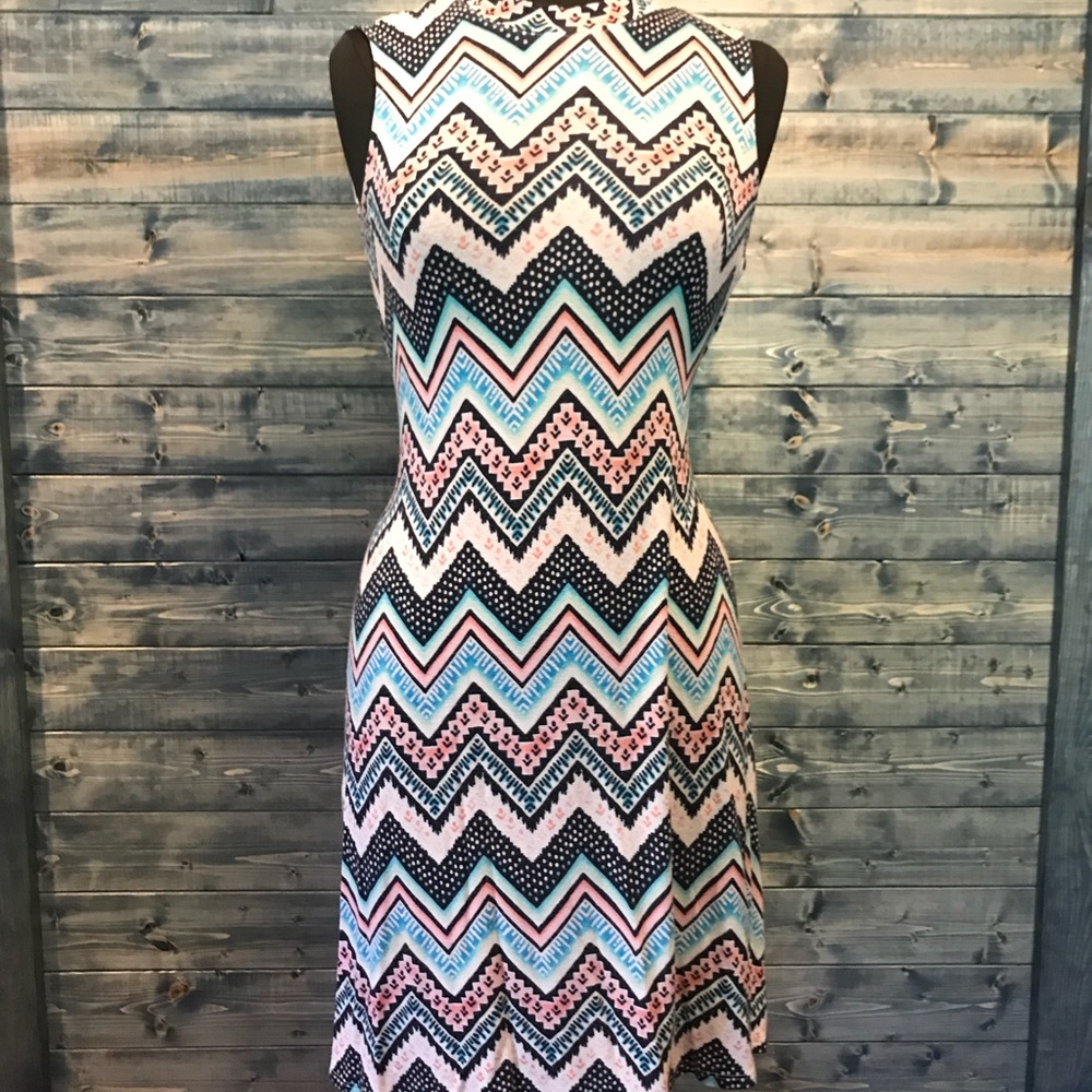 Chevron pattern casual dress